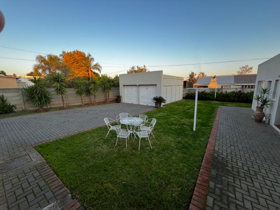 3 Bedroom Property for Sale in Rouxpark Western Cape